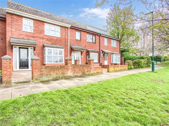 2 bed property, in Sandmoor Close, £116,500