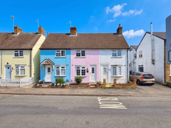 2 bed property, in The Brache, £250,000