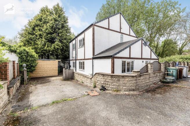 5 bed property, in Main Street, £360,000