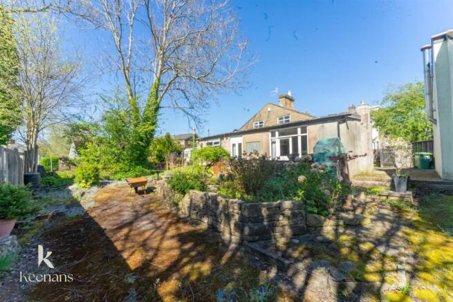 3 bed property, in Browsholme Avenue, £240,000