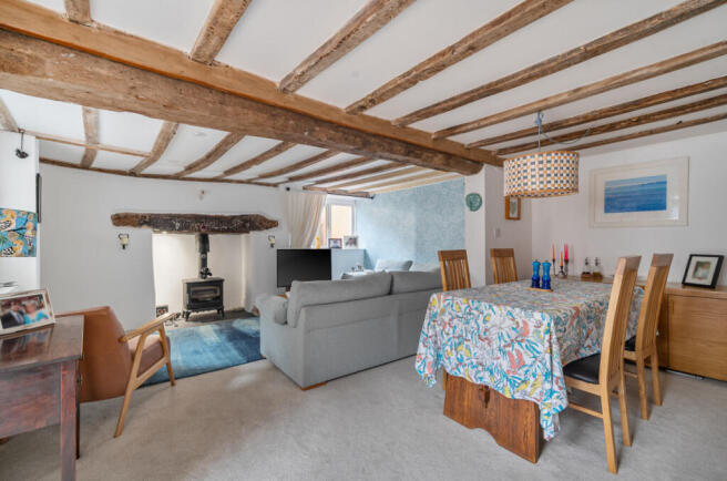 3 bed property, in Headway Cross Road, £360,000
