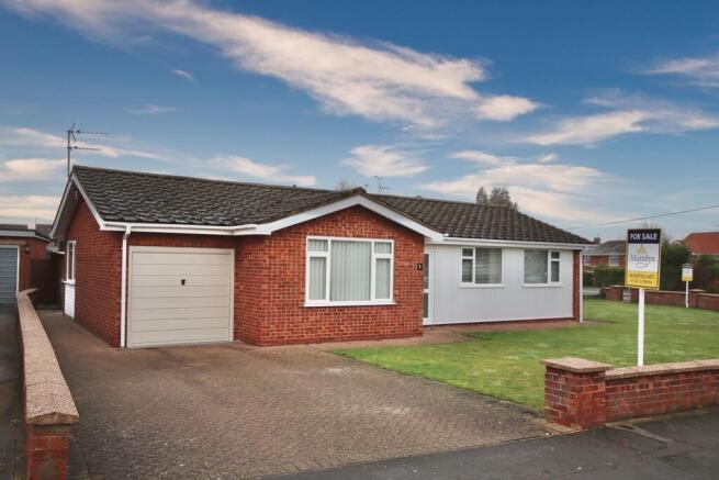 3 bed property, in Westhall Road, £270,000