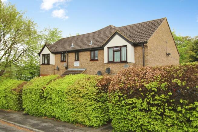 1 bed property, in Geralds Court, £175,000
