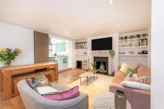 1 bed property, in Ladbroke Grove, £575,000