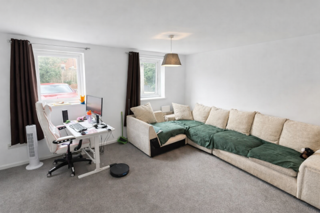 1 bed property, in Mill Meadow, £77,500