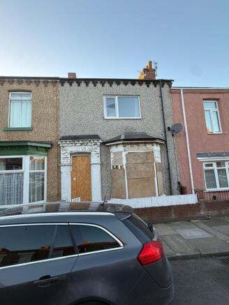 2 bed property, in 46 Louisa Street, £45,000