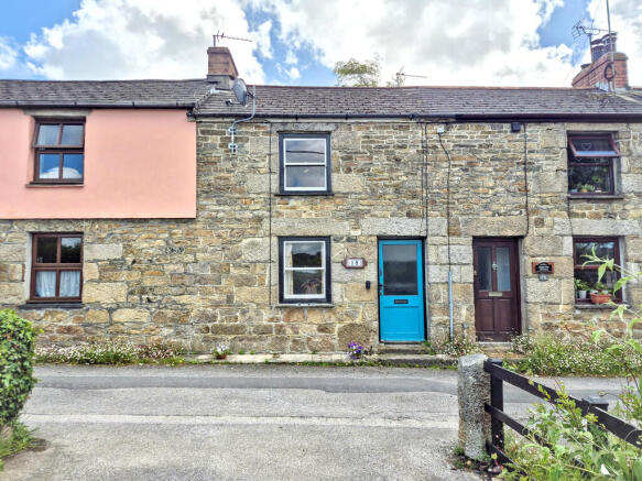 2 bed property, in Higher Terrace, £220,000