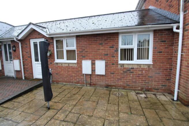 1 bed property, in New Street, £125,000