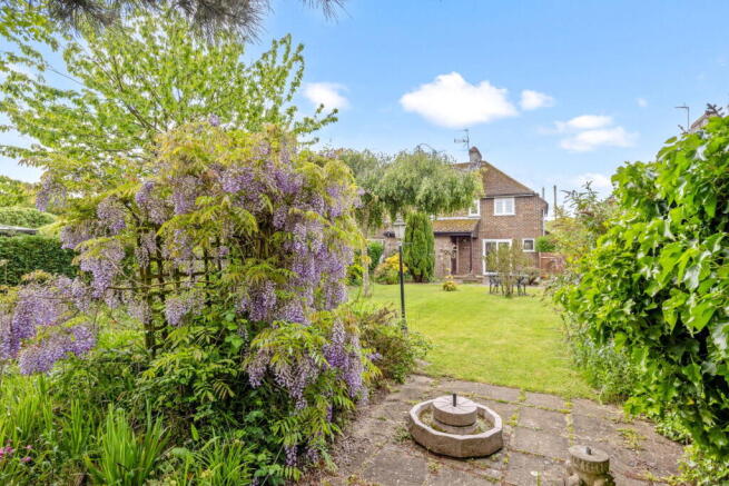 3 bed property, in South View, £500,000