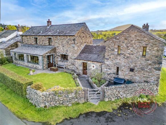 3 bed property, in Moor End, £650,000