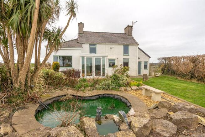 4 bed property, in Pencraigwen, £399,950