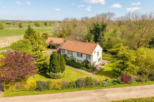 3 bed property, in Kingshaugh Farm Cottage, £725,000