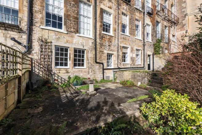 3 bed property, in Park Street, £450,000