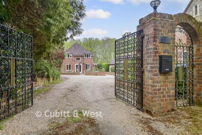 4 bed property, in East Street, £900,000
