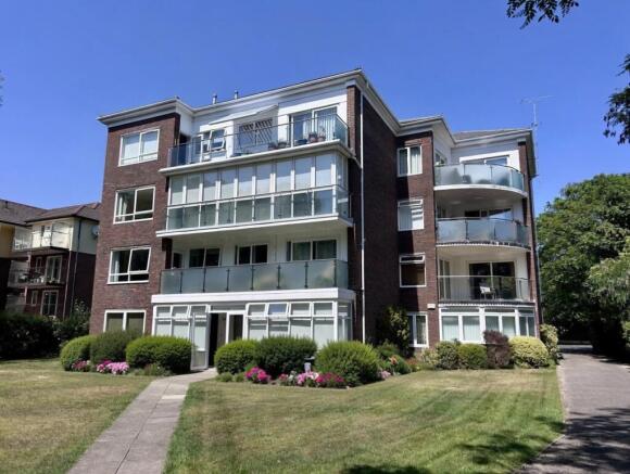 2 bed property, in West Cliff Road, £275,000