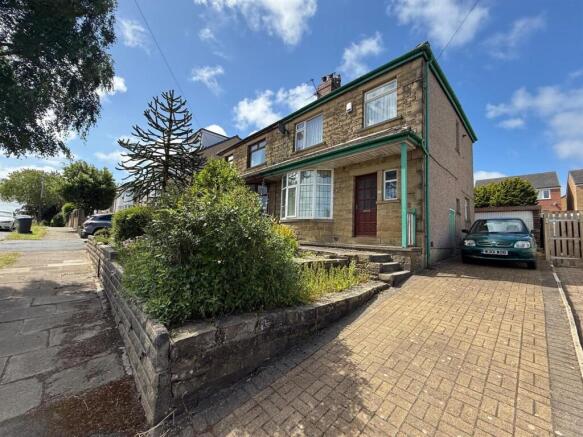 3 bed property, in Rooley Crescent, £180,000