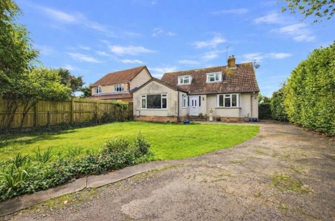3 bed property, in Burton Row, £450,000