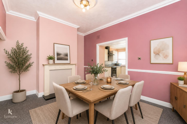 3 bed property, in Knowles Street, £120,000