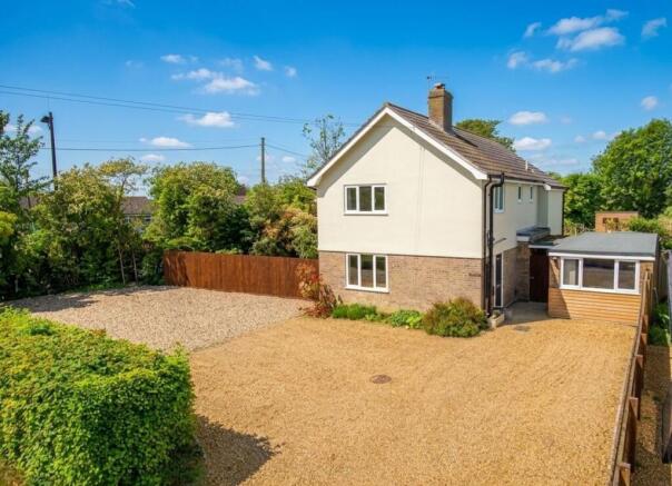 4 bed property, in Redlingfield Road, £430,000