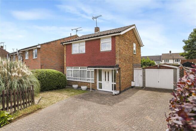3 bed property, in Bevis Close, £450,000