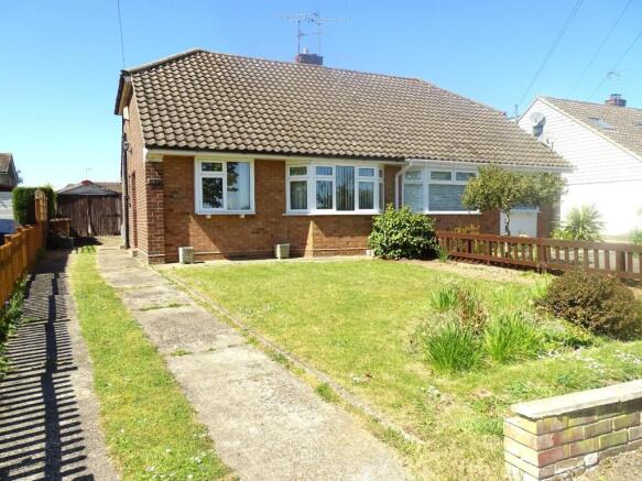 2 bed property, in Main Road, £370,000