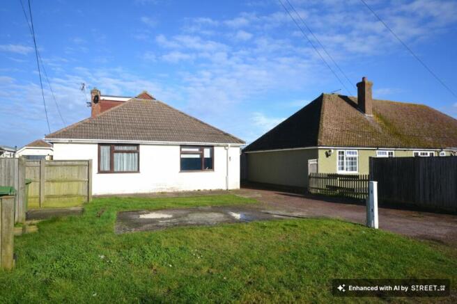 4 bed property, in Dunes Road, £350,000