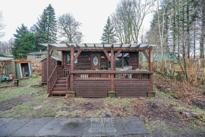 Studio, in 231 Cuilts Road, £30,000