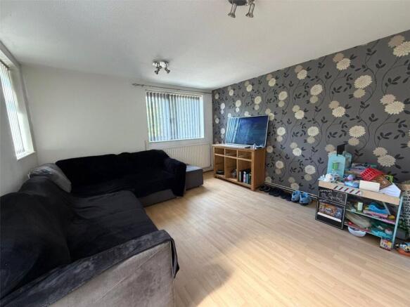 1 bed property, in Ebbsfleet Walk, £160,000