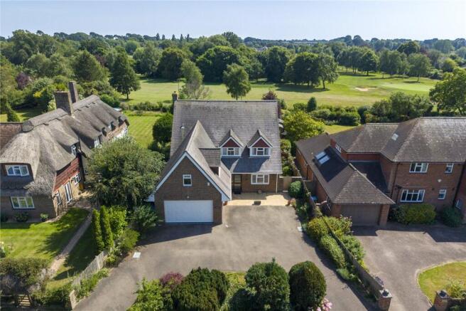 4 bed property, in The Thatchway, £975,000
