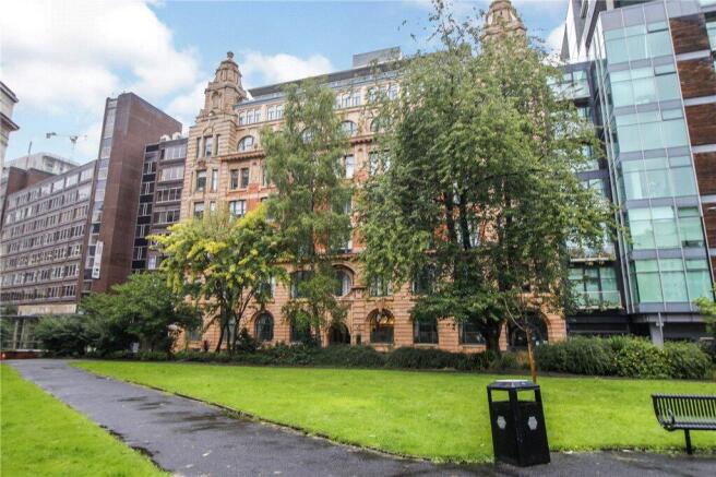 2 bed property, in Century Buildings, £225,000