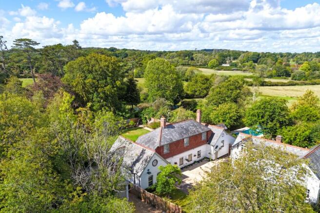 5 bed property, in Brook, £1,475,000