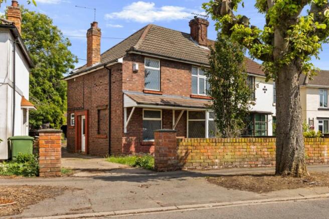 3 bed property, in Hornsby Crescent, £90,000
