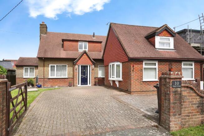 6 bed property, in The Drove, £700,000