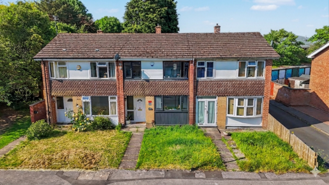 3 bed property, in Wildmoor Road, £245,000