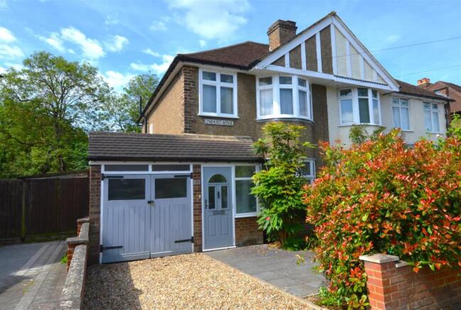 3 bed property, in Lyndhurst Avenue, £575,000