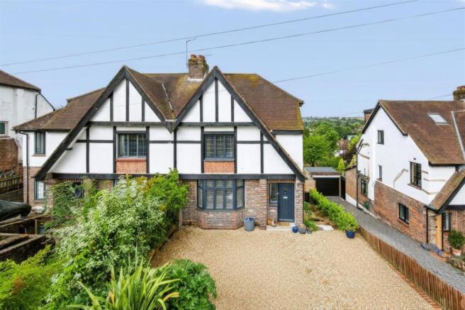 3 bed property, in Braybon Avenue, £700,000