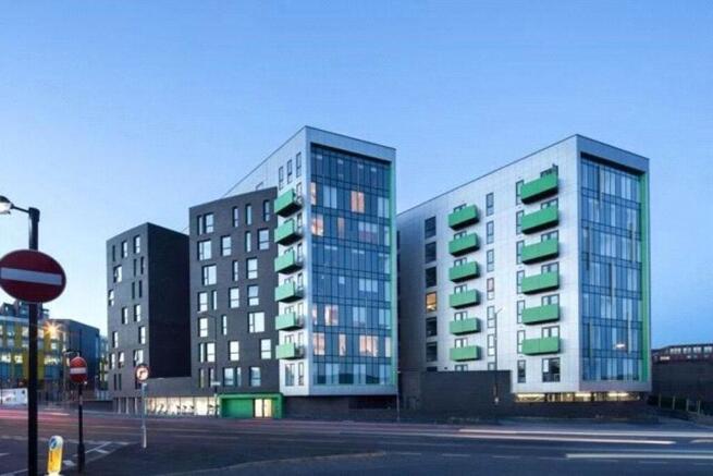 2 bed property, in Great Ancoats Street, £165,000