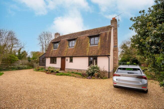 3 bed property, in Streetly End, £795,000