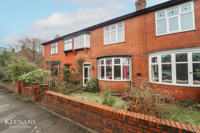 3 bed property, in Moorfield Road, £260,000