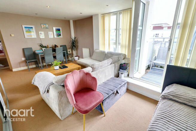 1 bed property, in Watkin Road, £120,000