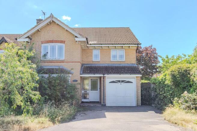 4 bed property, in Forest House Lane, £350,000