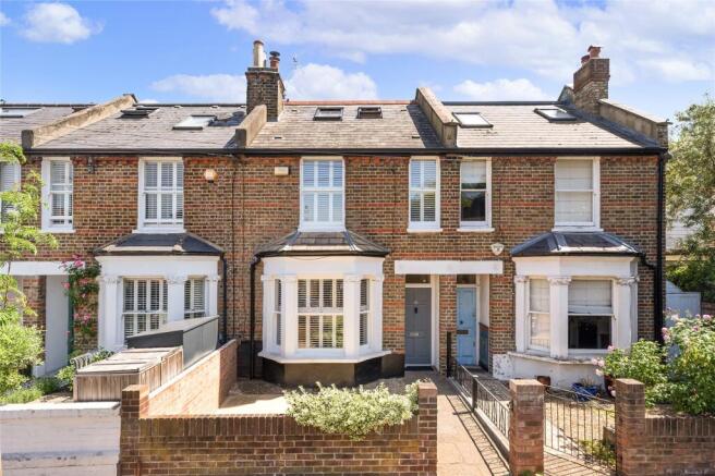 3 bed property, in Hearne Road, £1,225,000