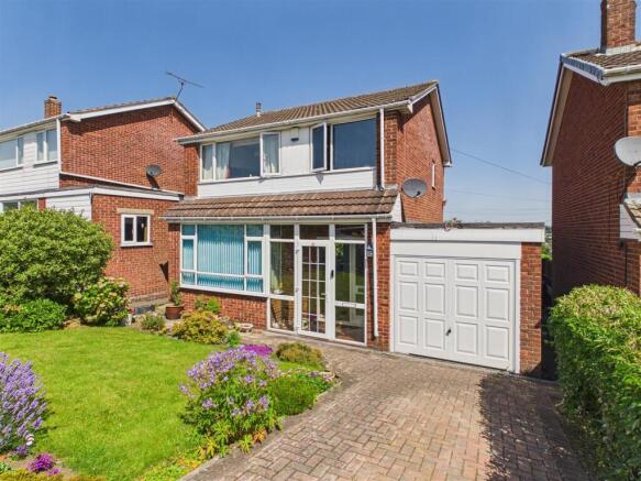 3 bed property, in Salisbury Road, £310,000