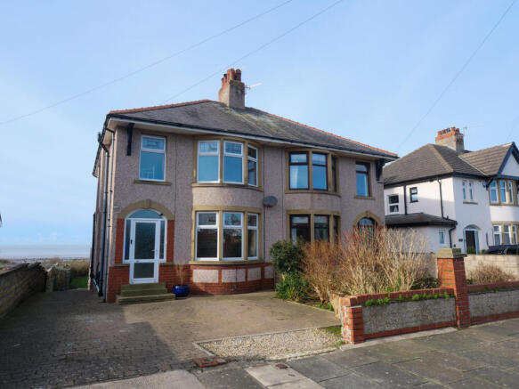 3 bed property, in Twemlow Parade, £475,000