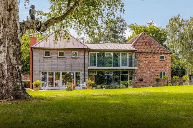 3 bed property, in Art House, £925,000