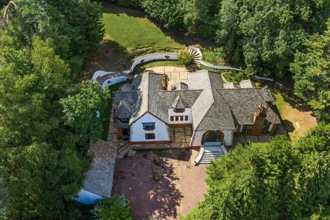 5 bed property, in Golf Club Road, £3,250,000