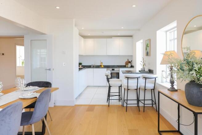 2 bed property, in 6 St Peter's Street, £265,000