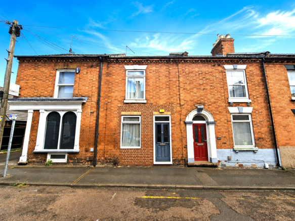 2 bed property, in Cyril Street, £160,000