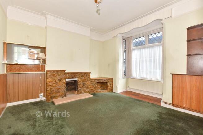 3 bed property, in Belmont Road, £180,000