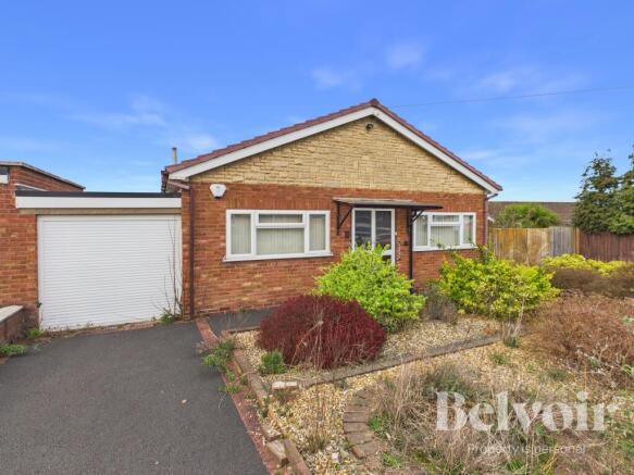 2 bed property, in St Michaels Drive, £215,000